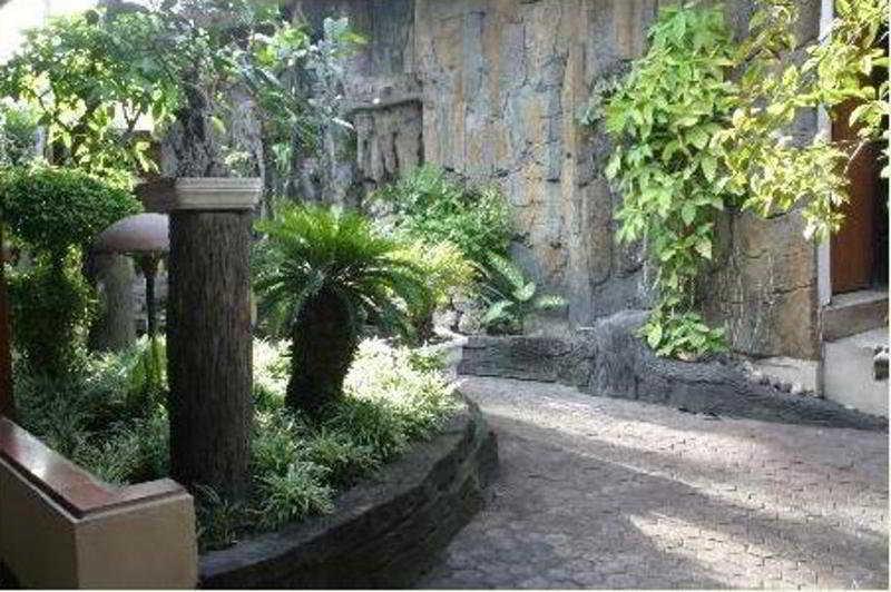 Istana Batik Ratna Hotel Yogyakarta Exterior photo