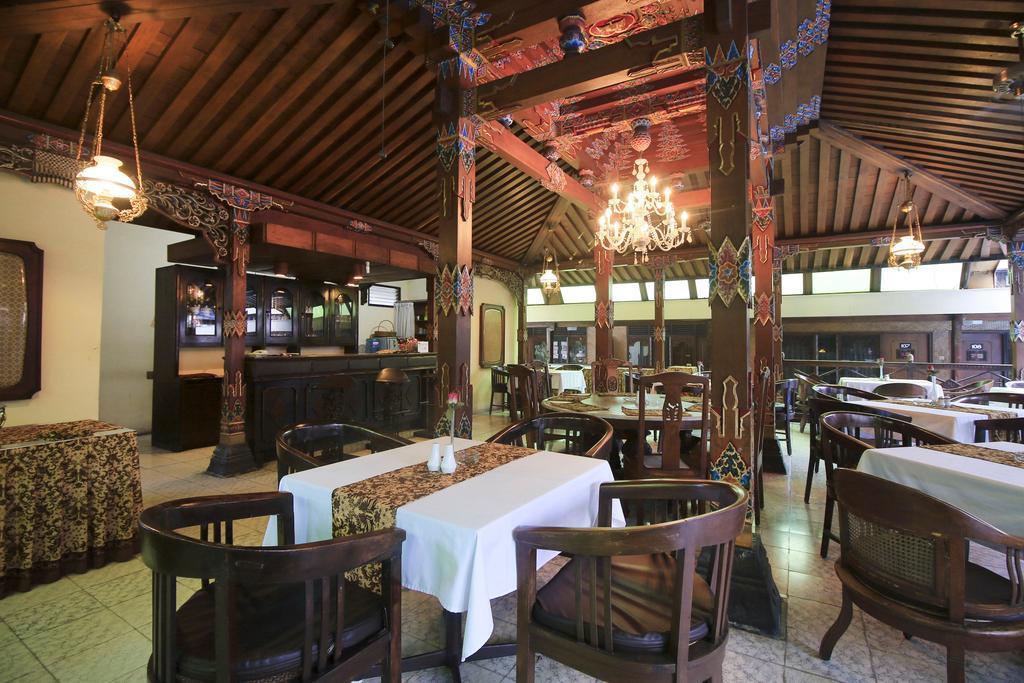 Istana Batik Ratna Hotel Yogyakarta Exterior photo