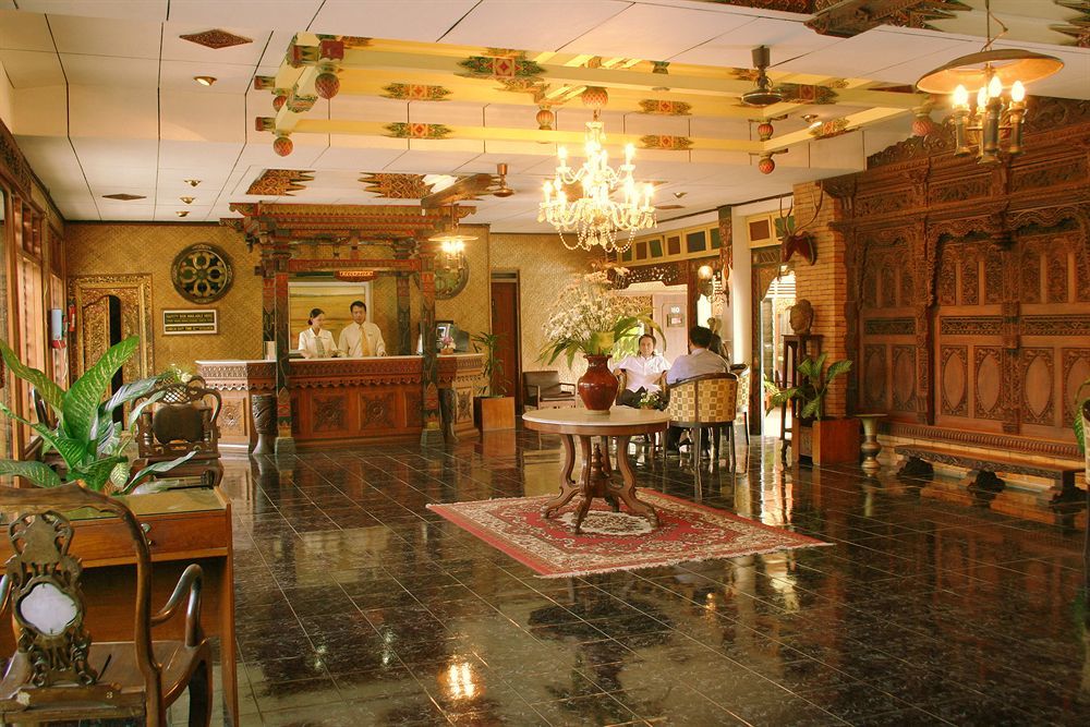 Istana Batik Ratna Hotel Yogyakarta Exterior photo