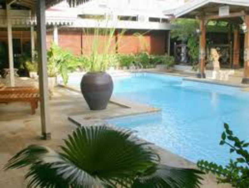 Istana Batik Ratna Hotel Yogyakarta Exterior photo