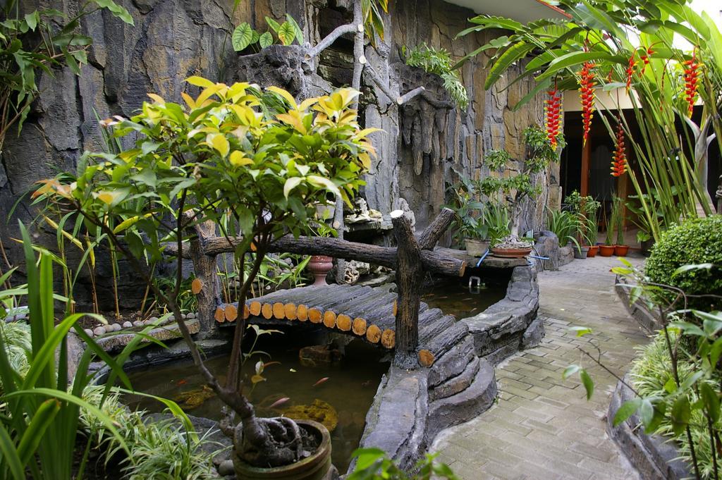 Istana Batik Ratna Hotel Yogyakarta Exterior photo