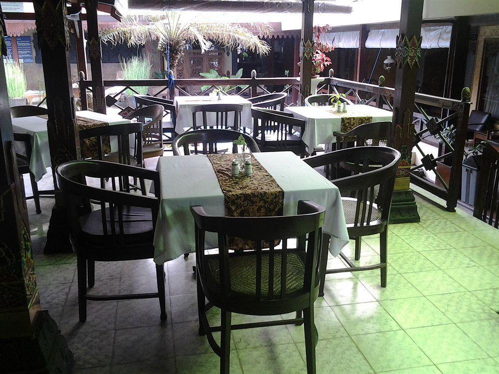 Istana Batik Ratna Hotel Yogyakarta Exterior photo